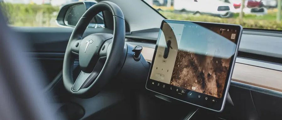 Fahrzeug-Infotainment-Controller